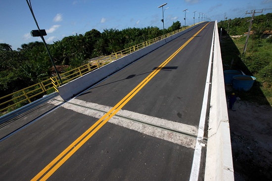 Será inaugurada neste sábado (12) a ponte Igararé-Miri, a primeira de grande porte na região do Baixo Tocantins, com mais de 560 metros de extensão e 200 metros de rampa de encontro. FOTO: ANTONIO SILVA / AG. PARÁ DATA: 11.09.2015 IGARAPÉ-MIRI - PARÁ