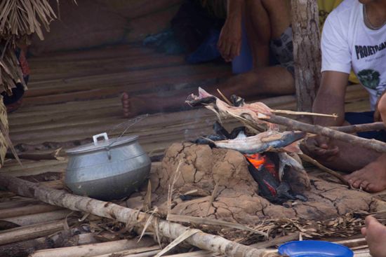 Na brasa, o peixe da hora.