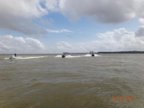 Cruzando o Rio Pará (Foto Aloísio)