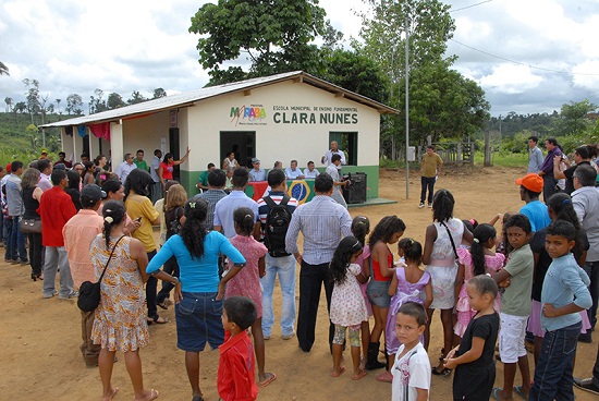 Escola Clara Nunes