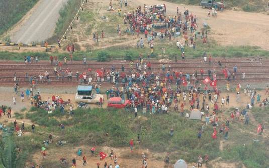 Não há cerca que impedirá manifestações populares no entorno da ferrovia. A Vale pode anotar.