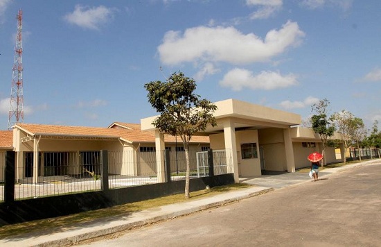 Novo Hospital de Ipixuna, aguardando instalação de equipamentos para ser entregue à comunidade. Foto de Cristino Martins.