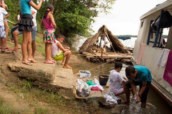 Chegada da balsa em Jatobal.