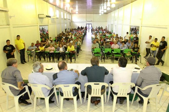 Comunidade de Moju reunida com secretário de Transportes