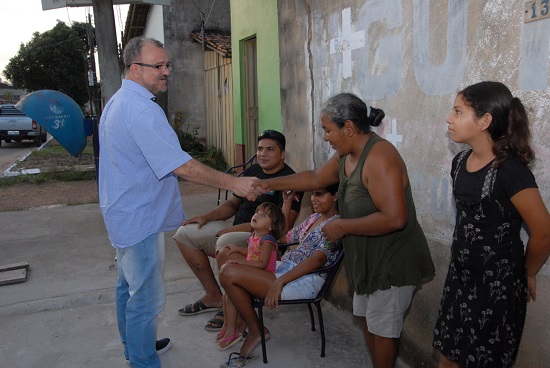 Donas de casa agradecem ao prefeito benefícios espalhados nas 14 ruas do Novo Horizonte