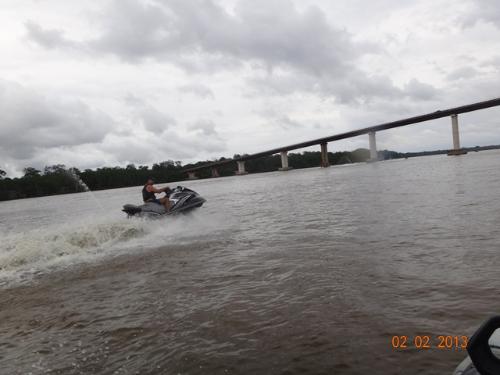 Aproximando-se à ponte da Alça Viária