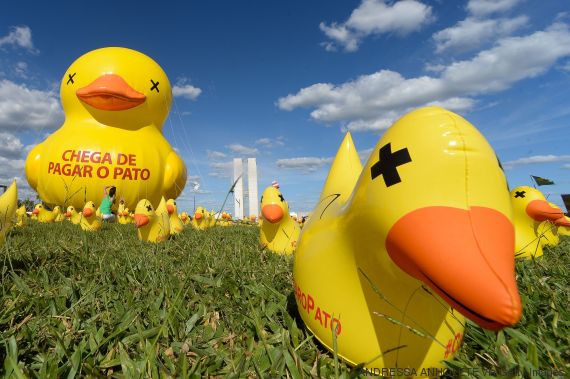 Símbolo usado pela Fiesp nas manifestações contra Dilma, o Pato, na verdade, eles nunca pagaram.