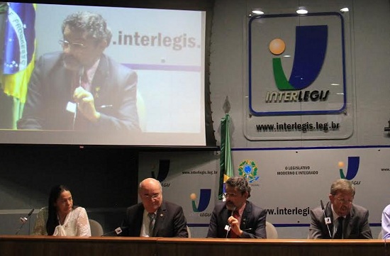 Paulo Rocha coordena reunião de bancada com prefeitos e Eletronorte