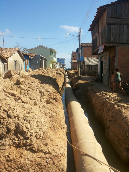 Toda a extensão da rua Pará (Santa Rosa, recebendo drenagem. Depois começa o asfalto