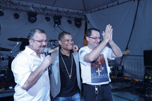 Prefeito JOão Salame, Davidsom e Dom Vital Corbellini, bispo da Prelazia de Marabá.