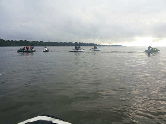 Ao largo da Vila de Maiauatá, distrito de Igarapé Miri.