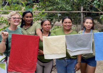 No Pará, látex vira joia sustentável pelas mãos de mulheres.